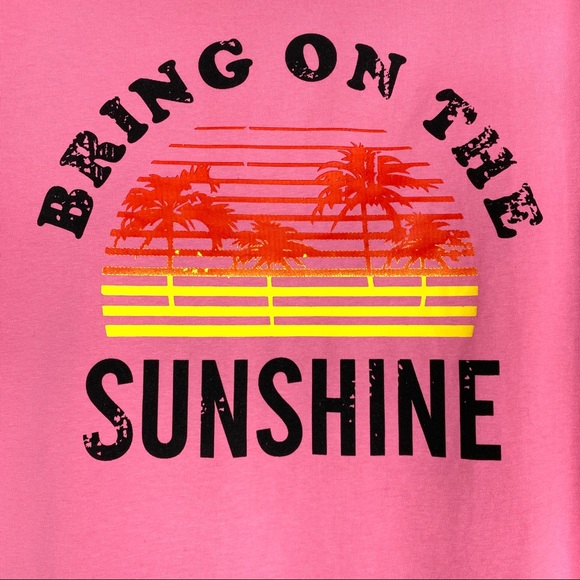 BRING ON THE SUNSHINE Hot Pink Hip Graphic Tee NEW - Picture 2 of 6
